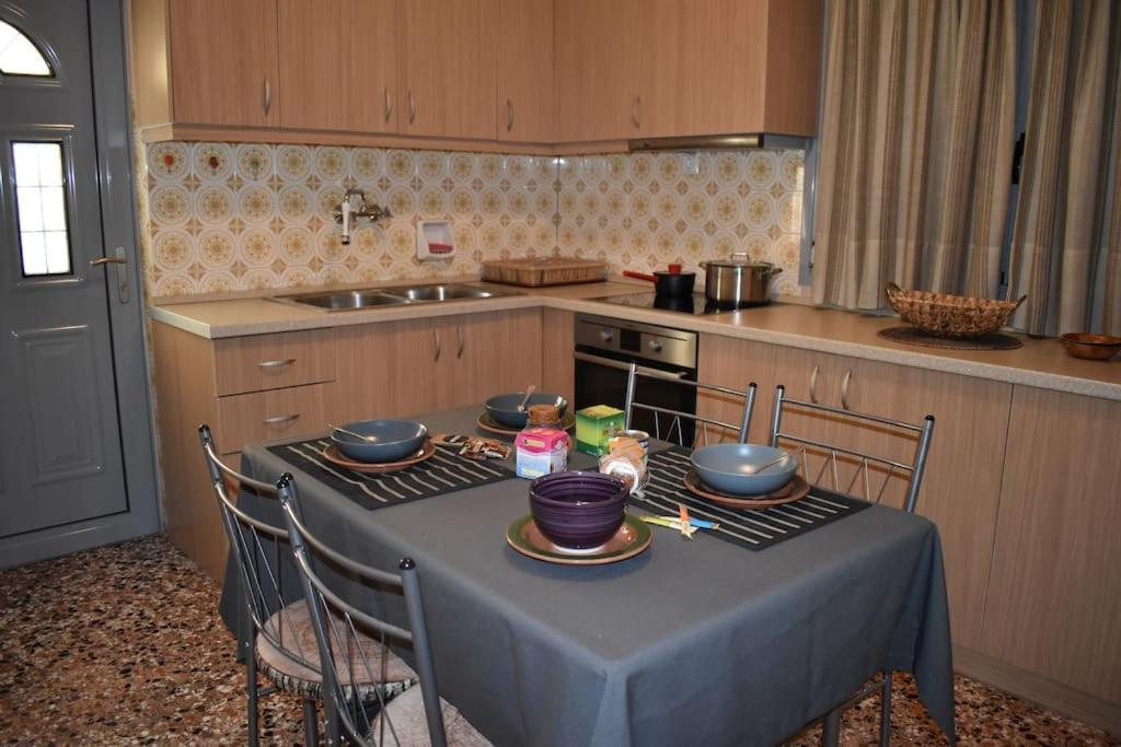 Rose'S House Apartment Tríkala Екстериор снимка
