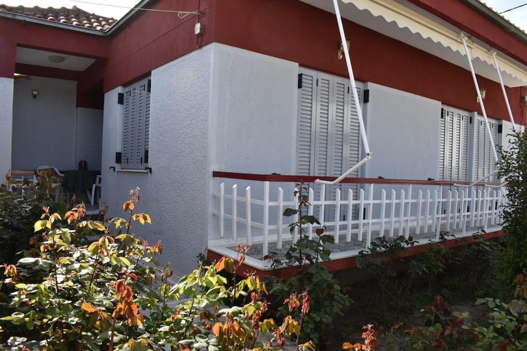 Rose'S House Apartment Tríkala Екстериор снимка